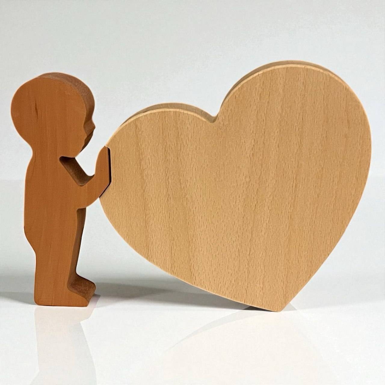 Houten hart massief beukenhout met silhouet poppetje van perenhout