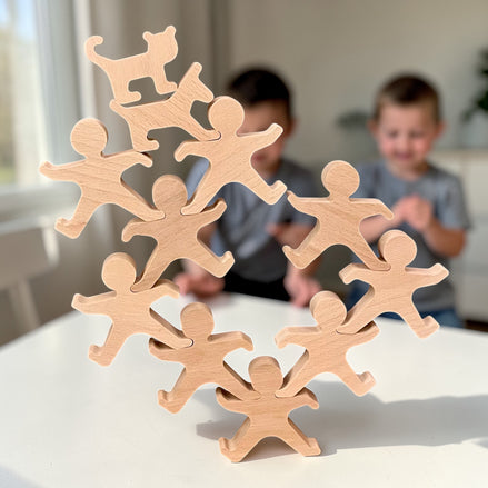 Houten Montessori balansspel met stapelbare beukenhouten poppetjes, hond en kat