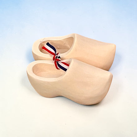 Houten klompjes 10 cm personaliseerbaar. Baby cadeau.