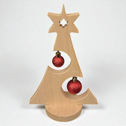 Houten kerstboom met kerstballen rood glitter
